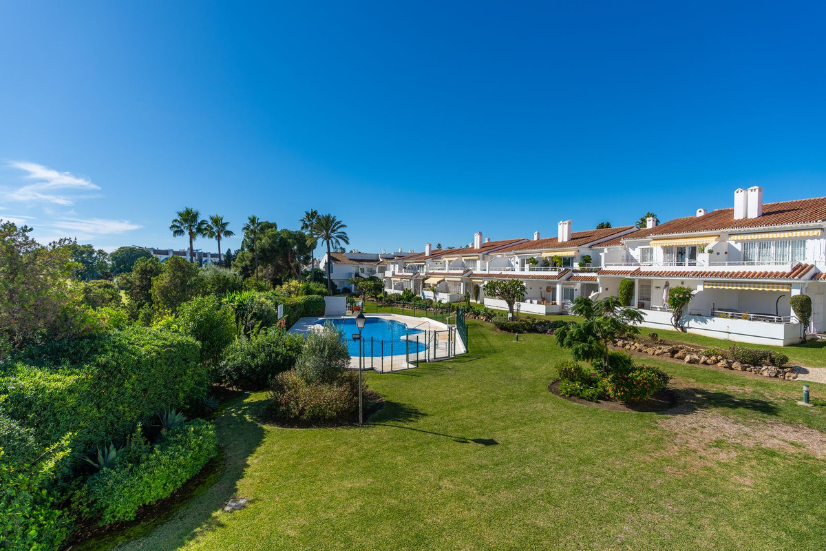 El Paraiso, Estepona